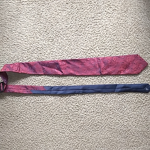 Tommy Hilfiger tie - Picture 1 of 2